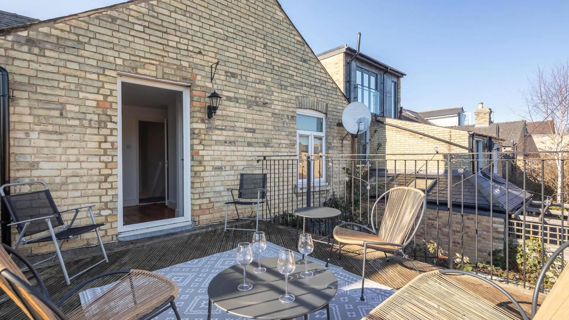 Stylish 3-Bed Home In The Heart Of The Cambridge