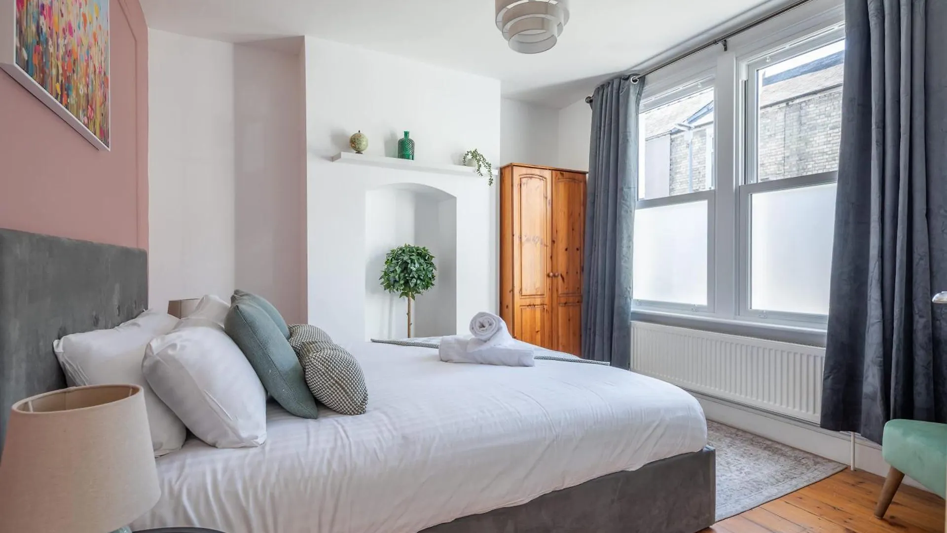 Stylish 3-Bed Home In The Heart Of The Cambridge 0*,  Egyesült Királyság