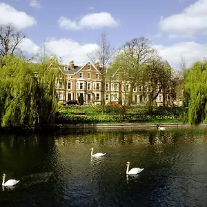 Arundel House Szálloda